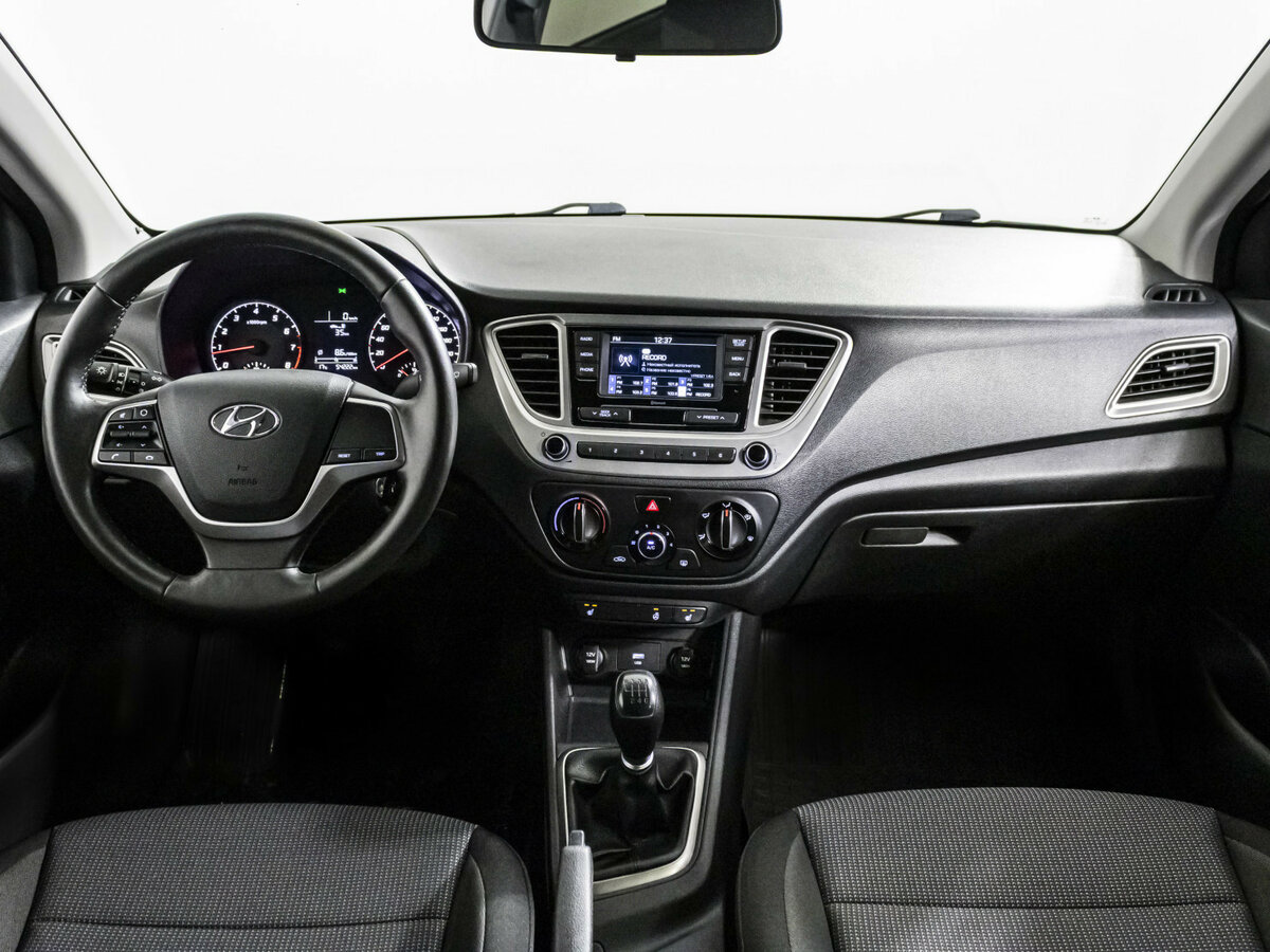 Hyundai Solaris с пробегом — 2021 год. Фото: #13