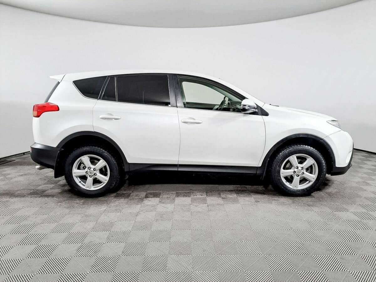 Toyota RAV4 с пробегом — 2014 год. Фото: #3