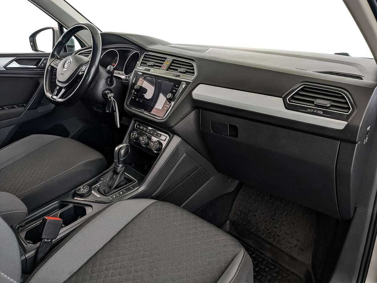 Volkswagen Tiguan с пробегом — 2017 год. Фото: #8