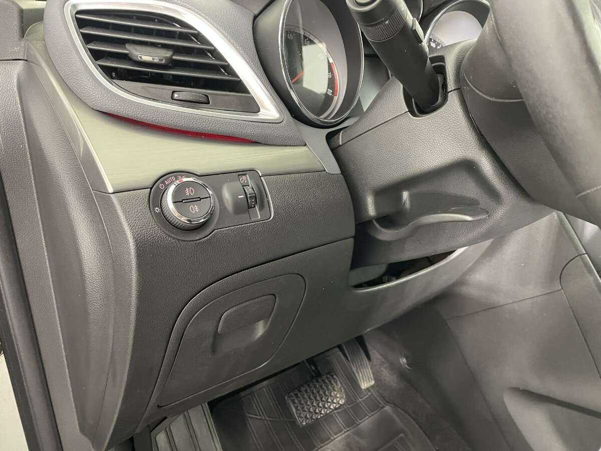 Opel Mokka с пробегом — 2014 год. Фото: #8