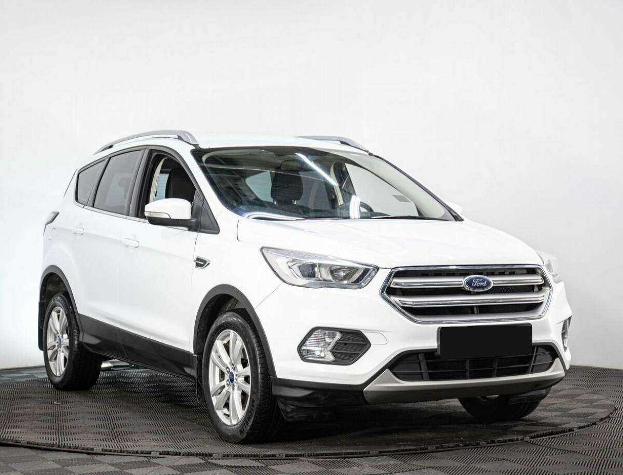 Ford Kuga с пробегом — 2017 год. Фото: #2