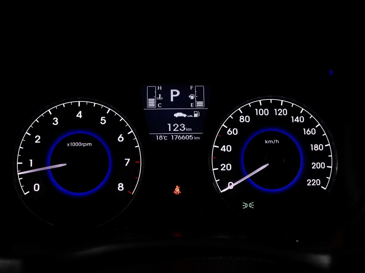 Hyundai Solaris с пробегом — 2015 год. Фото: #8