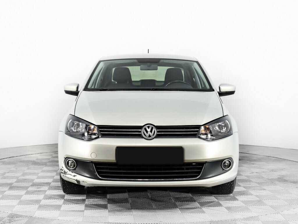 Volkswagen Polo с пробегом — 2015 год. Фото: #1