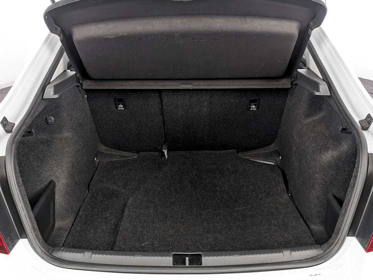 Skoda Rapid с пробегом — 2019 год. Фото: #9