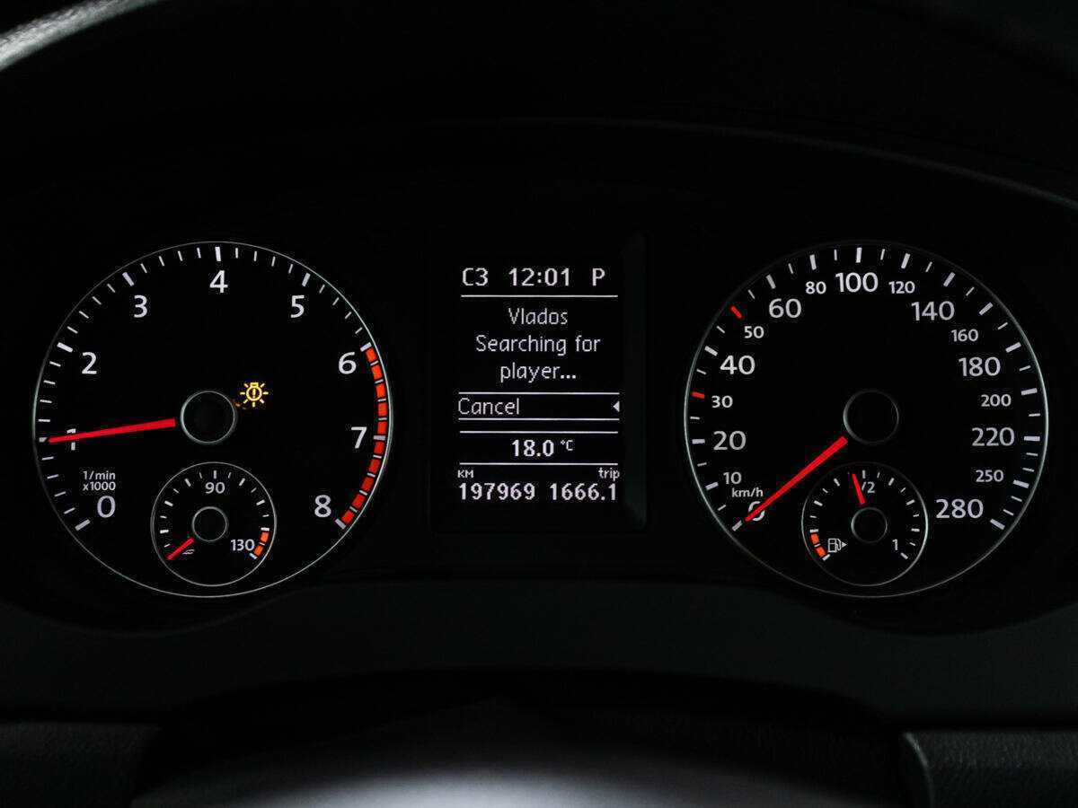 Volkswagen Jetta с пробегом — 2012 год. Фото: #11