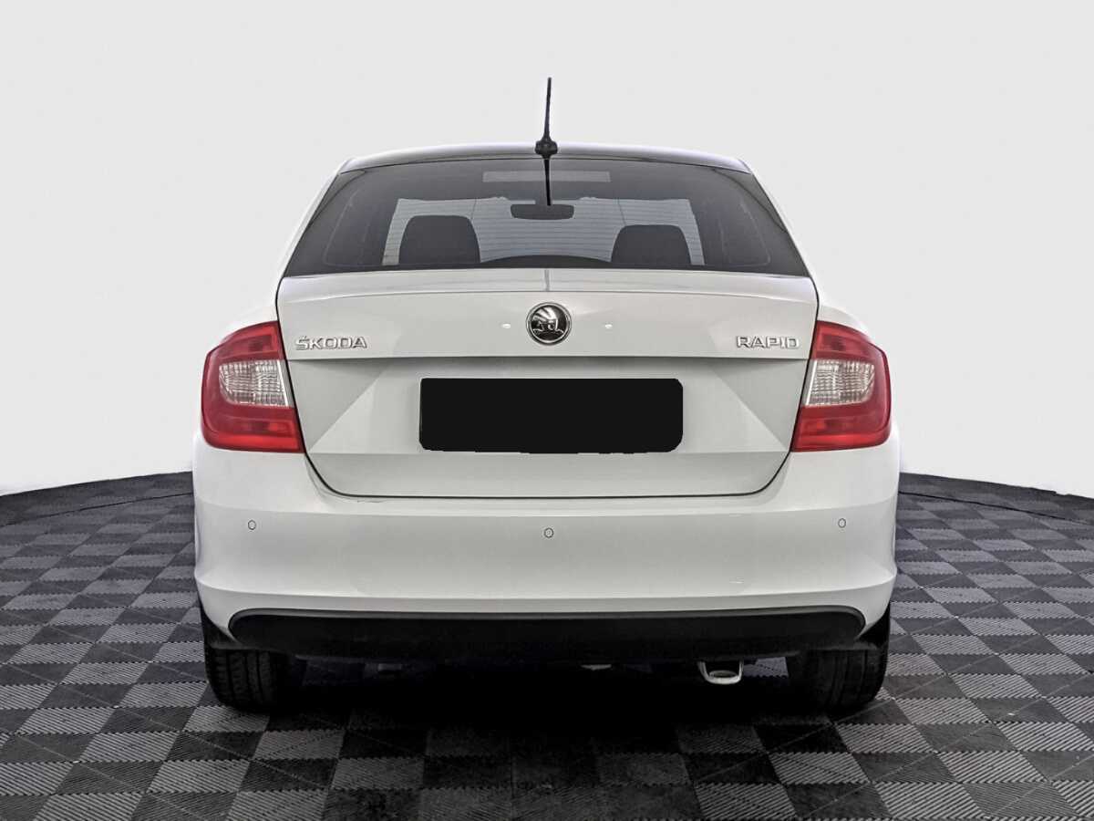 Skoda Rapid с пробегом — 2017 год. Фото: #5