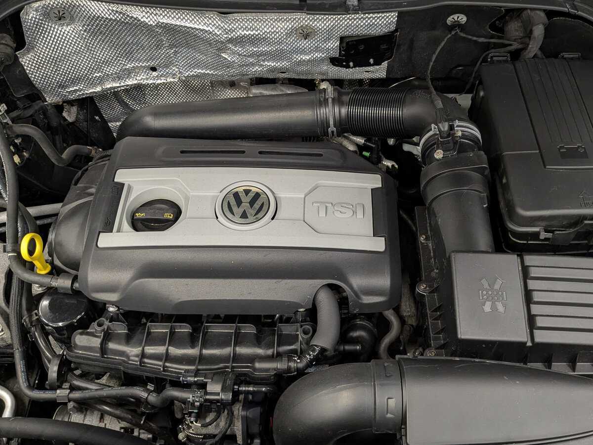 Volkswagen Tiguan с пробегом — 2015 год. Фото: #8