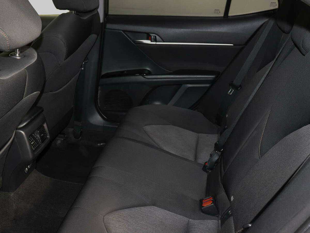 Toyota Camry с пробегом — 2020 год. Фото: #8