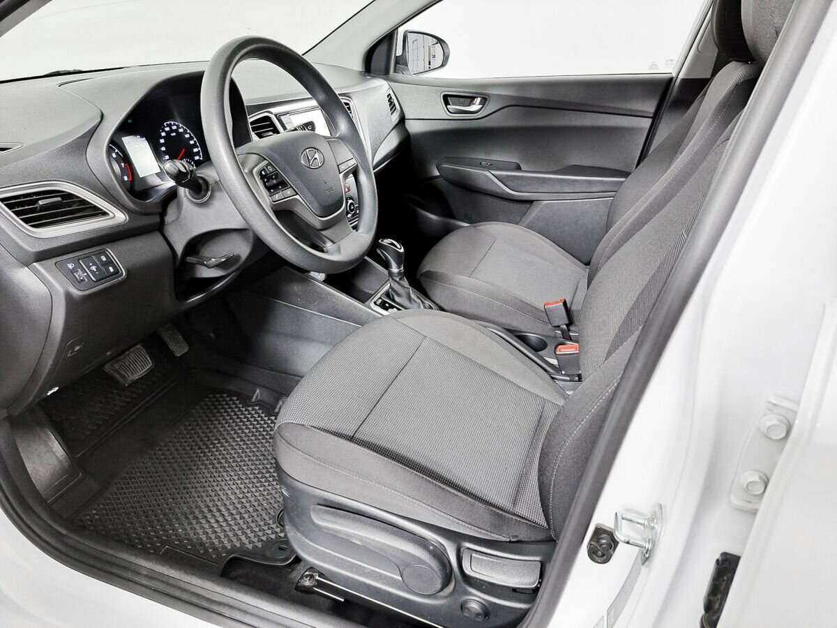 Hyundai Solaris с пробегом — 2021 год. Фото: #15