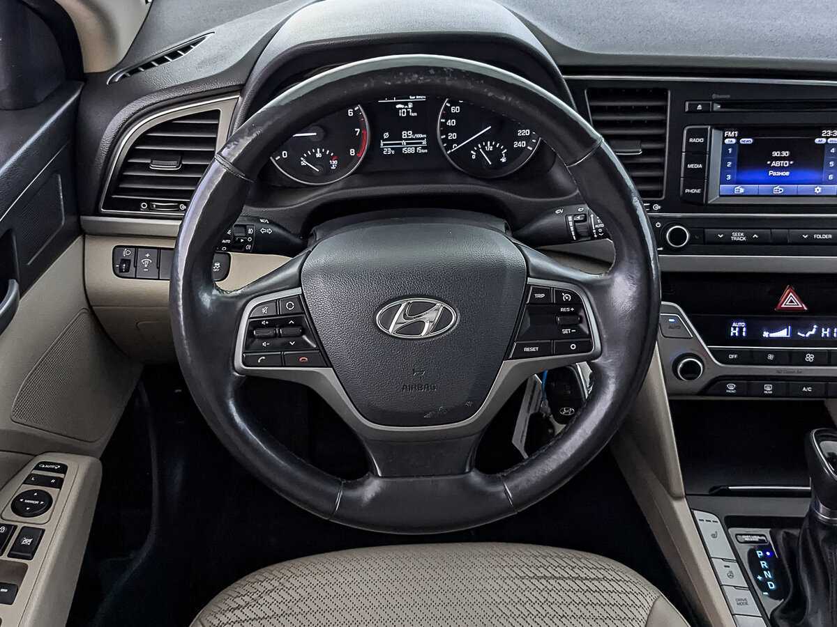 Hyundai Elantra с пробегом — 2017 год. Фото: #21