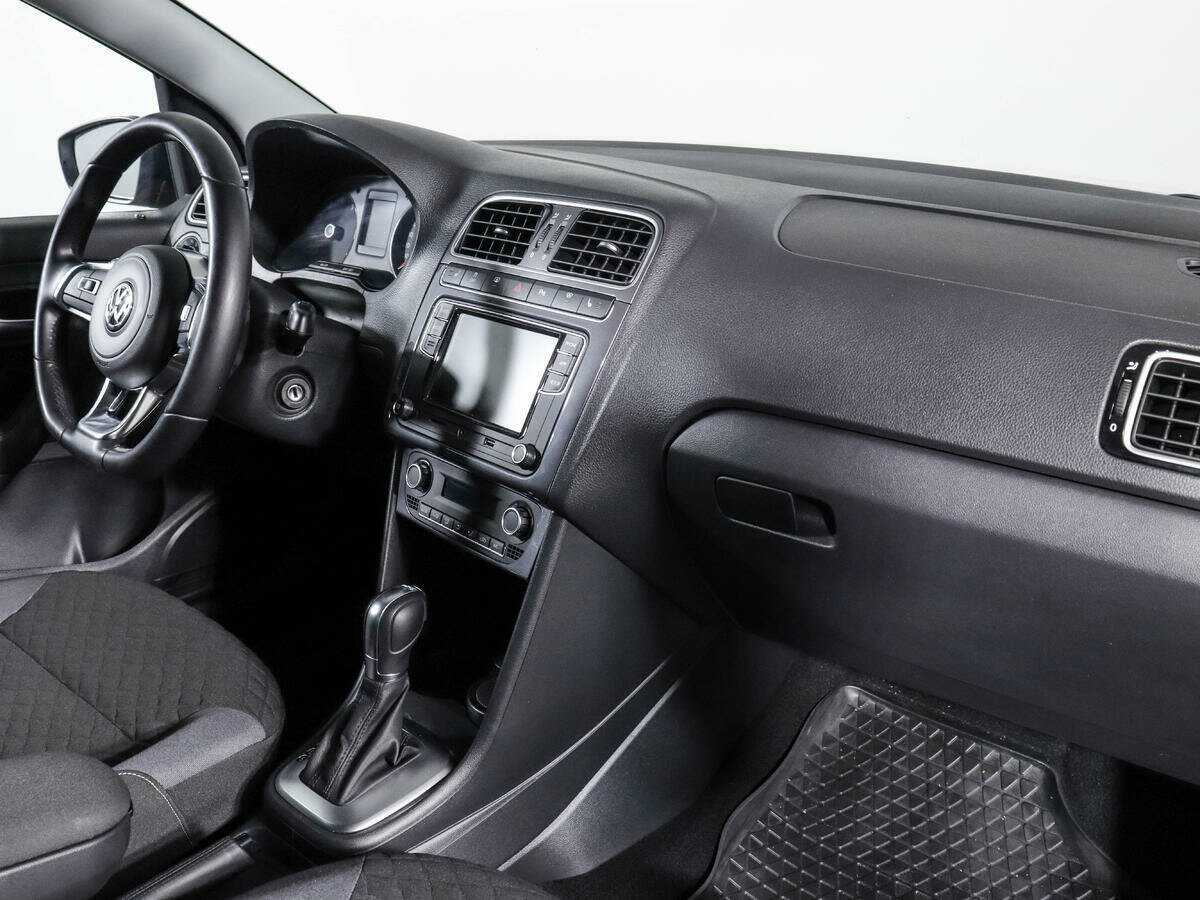 Volkswagen Polo с пробегом — 2018 год. Фото: #6