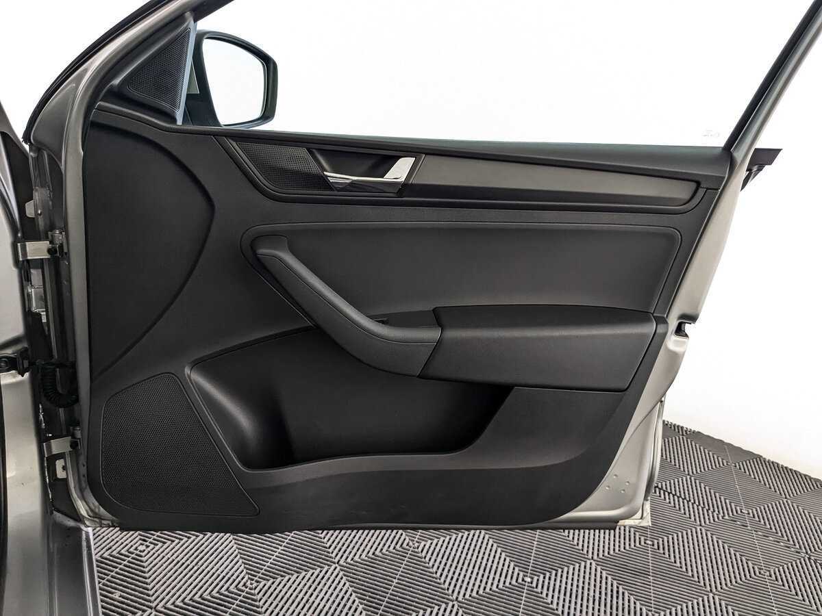 Skoda Rapid с пробегом — 2020 год. Фото: #20