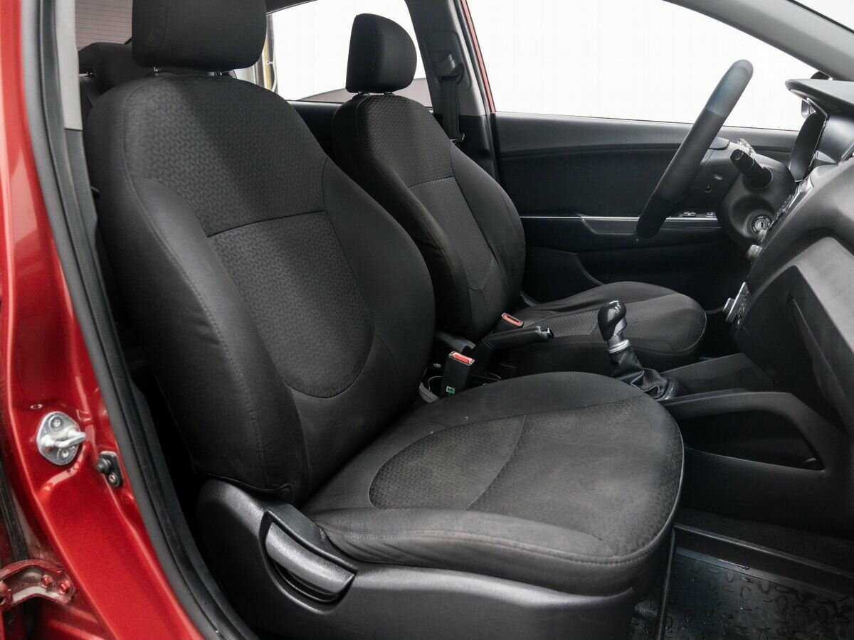 Kia Rio с пробегом — 2012 год. Фото: #8