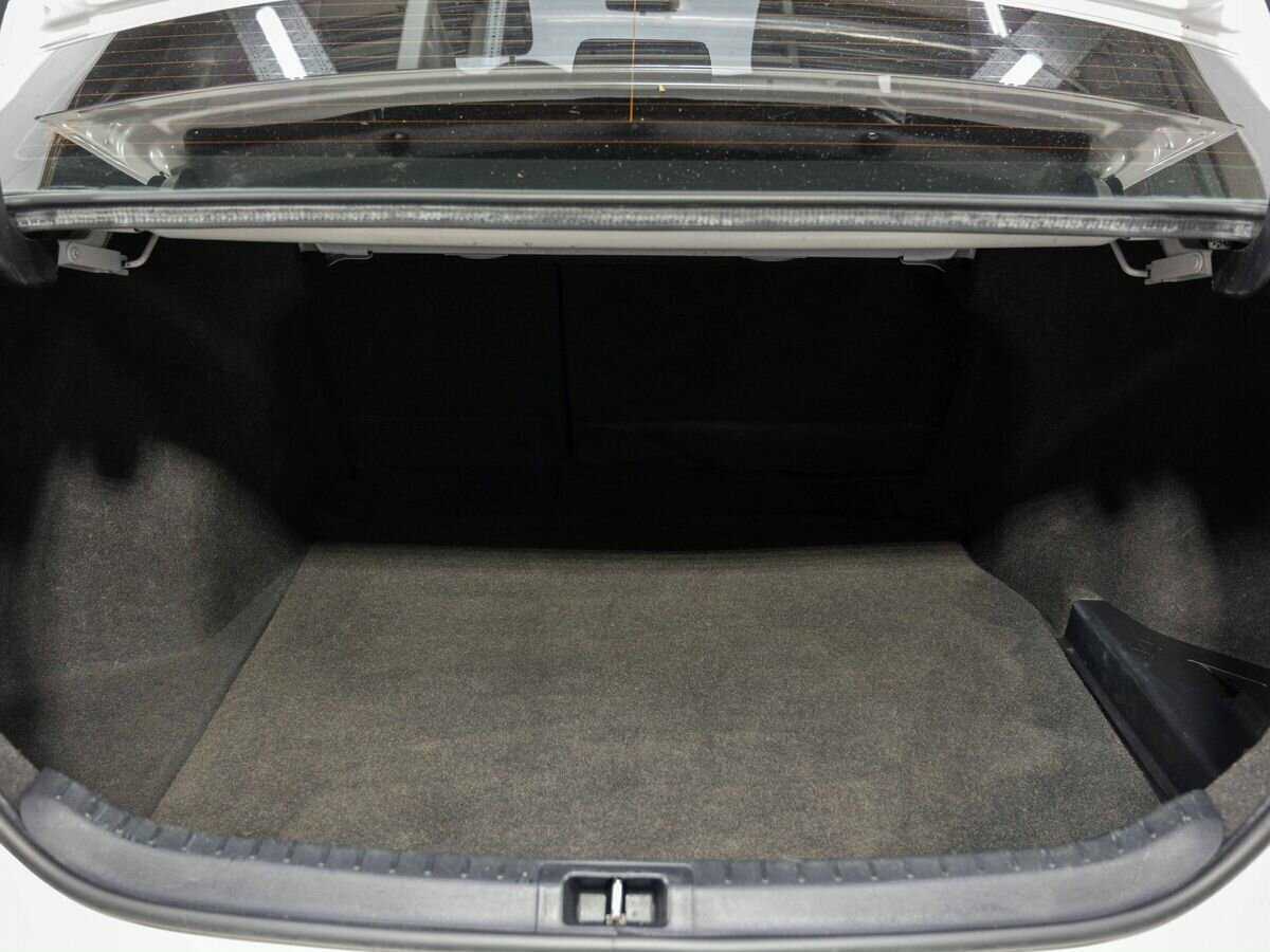 Toyota Corolla с пробегом — 2013 год. Фото: #24