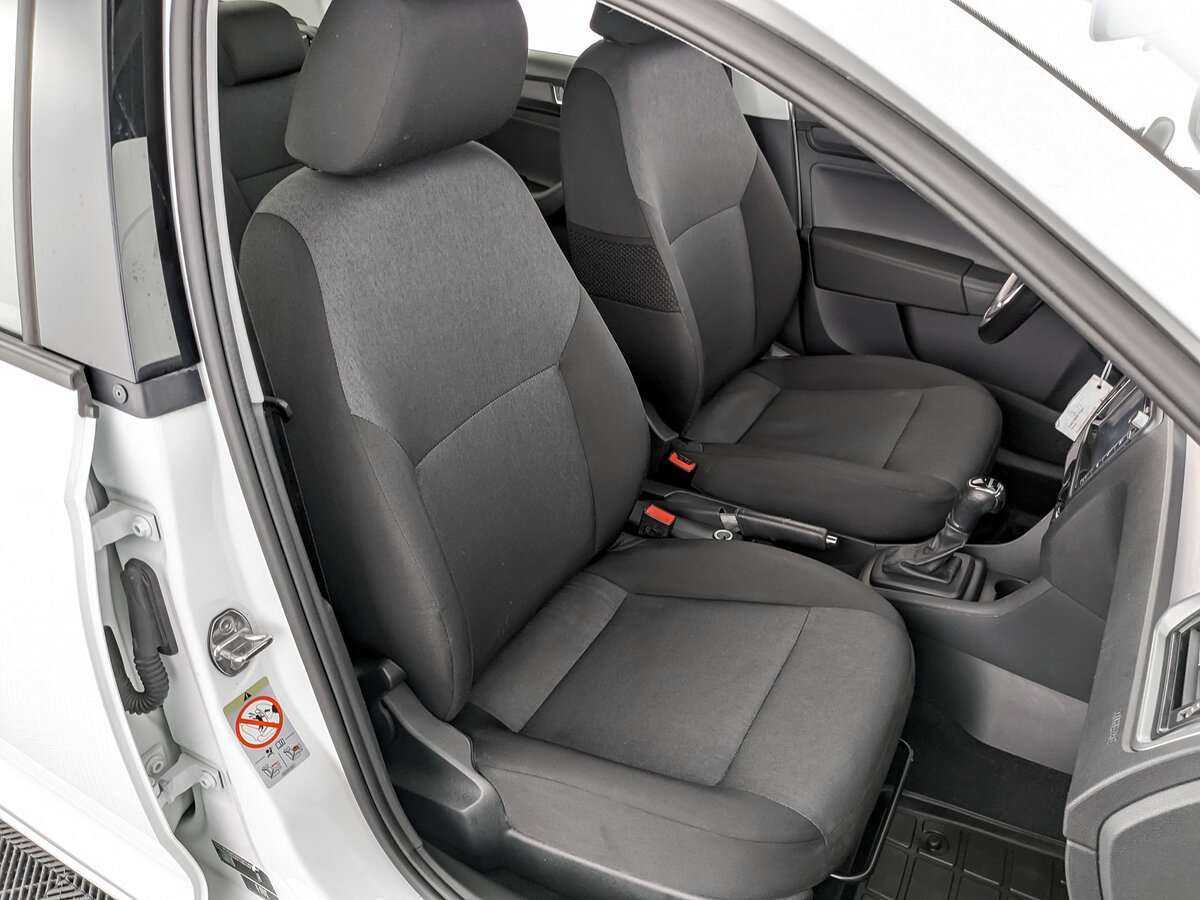 Skoda Rapid с пробегом — 2018 год. Фото: #22