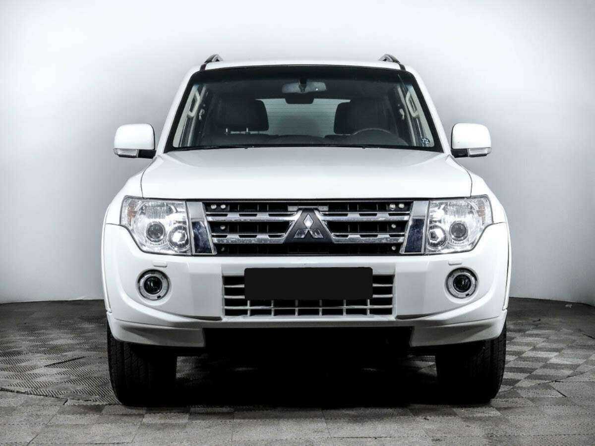 Mitsubishi Pajero с пробегом — 2014 год. Фото: #1