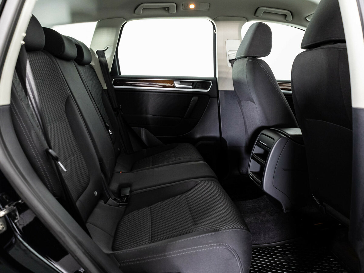 Volkswagen Touareg с пробегом — 2012 год. Фото: #16