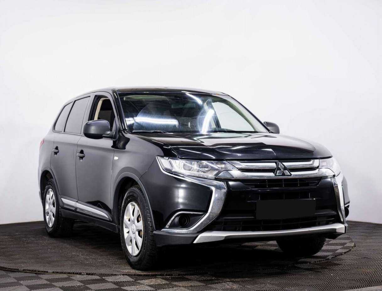 Mitsubishi Outlander с пробегом — 2018 год. Фото: #2