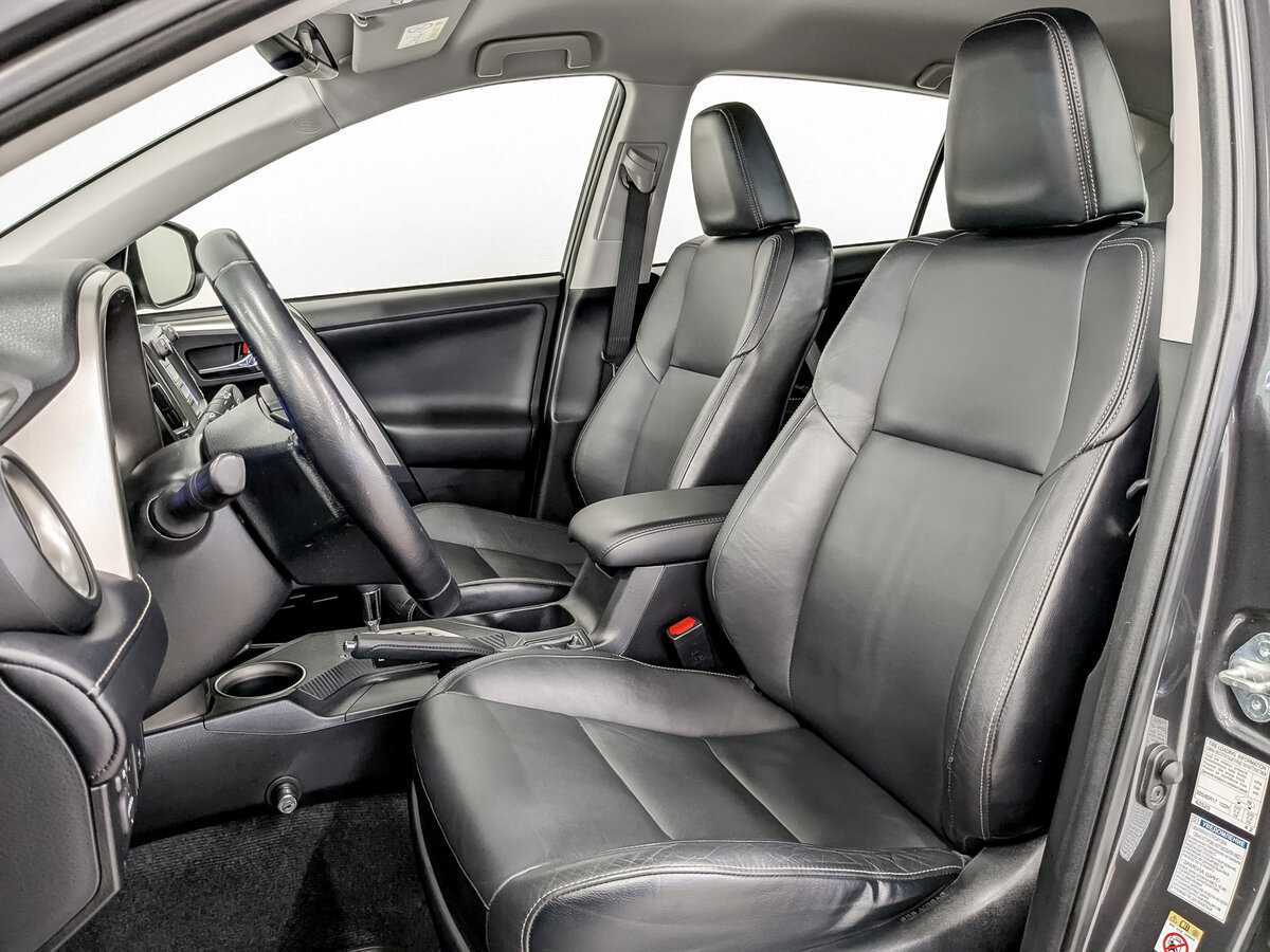 Toyota RAV4 с пробегом — 2014 год. Фото: #17