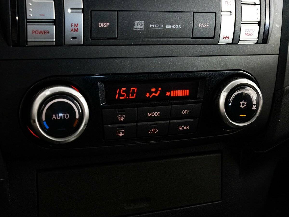 Mitsubishi Pajero с пробегом — 2012 год. Фото: #10