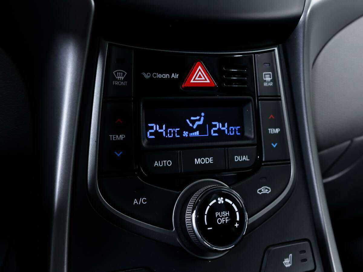 Hyundai Elantra с пробегом — 2014 год. Фото: #13