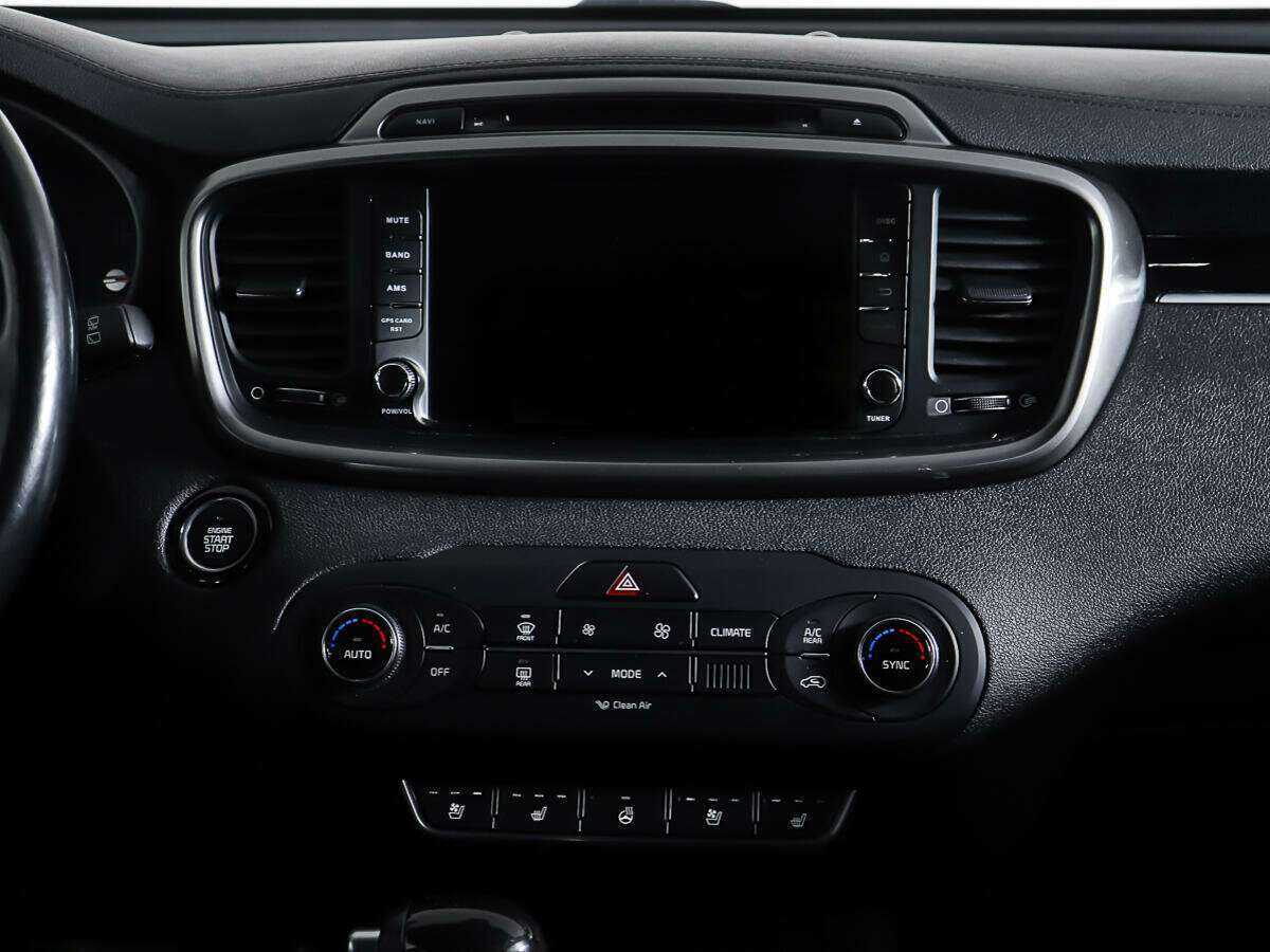 Kia Sorento с пробегом — 2015 год. Фото: #10
