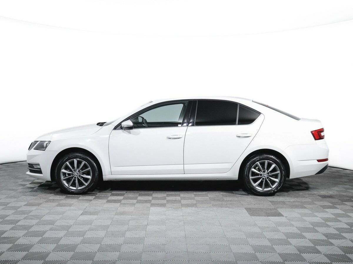 Skoda Octavia с пробегом — 2023 год. Фото: #4