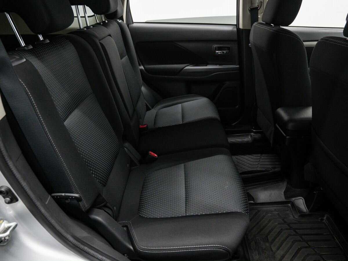 Mitsubishi Outlander с пробегом — 2018 год. Фото: #9