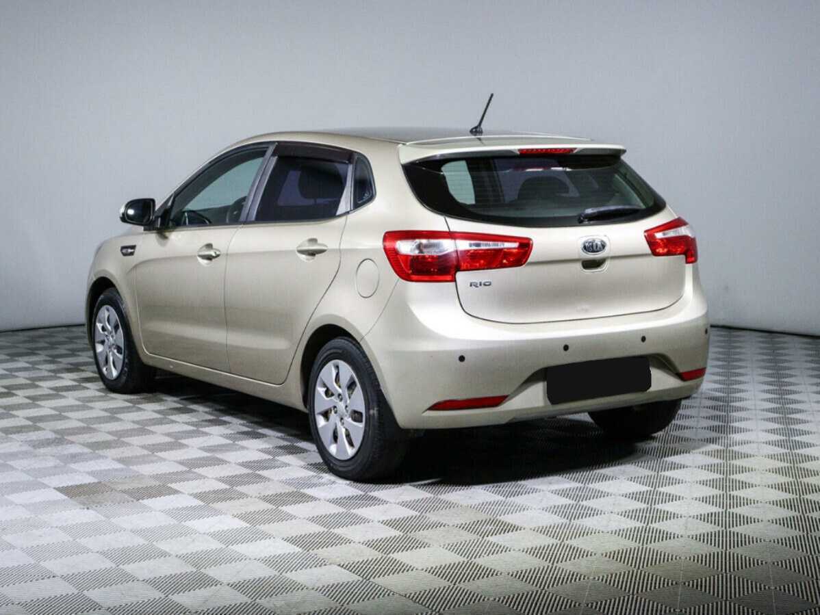 Kia Rio с пробегом — 2012 год. Фото: #5