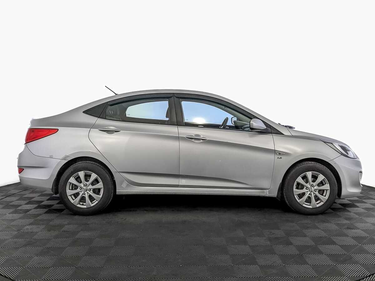 Hyundai Solaris с пробегом — 2012 год. Фото: #3