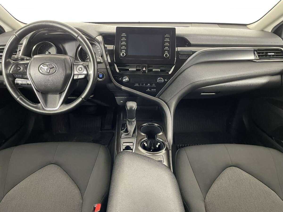 Toyota Camry с пробегом — 2021 год. Фото: #6