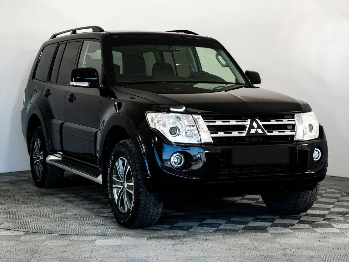 Mitsubishi Pajero с пробегом — 2012 год. Фото: #2