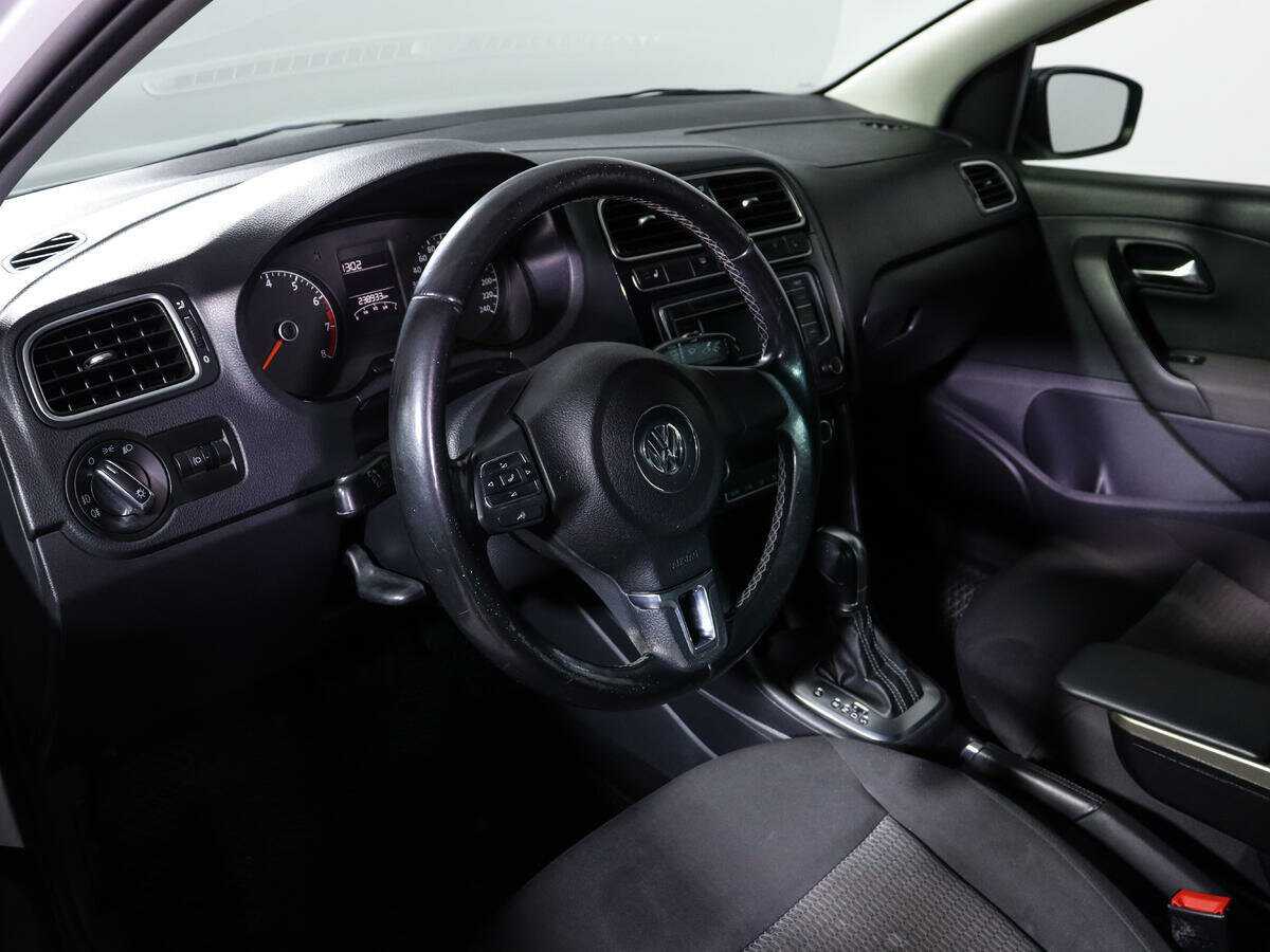 Volkswagen Polo с пробегом — 2014 год. Фото: #12