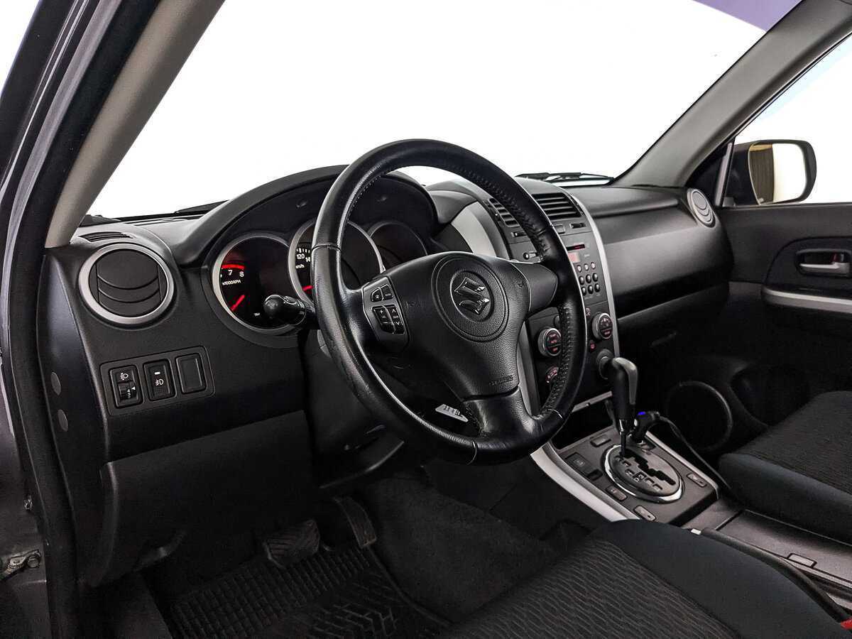 Suzuki Grand Vitara с пробегом — 2013 год. Фото: #14