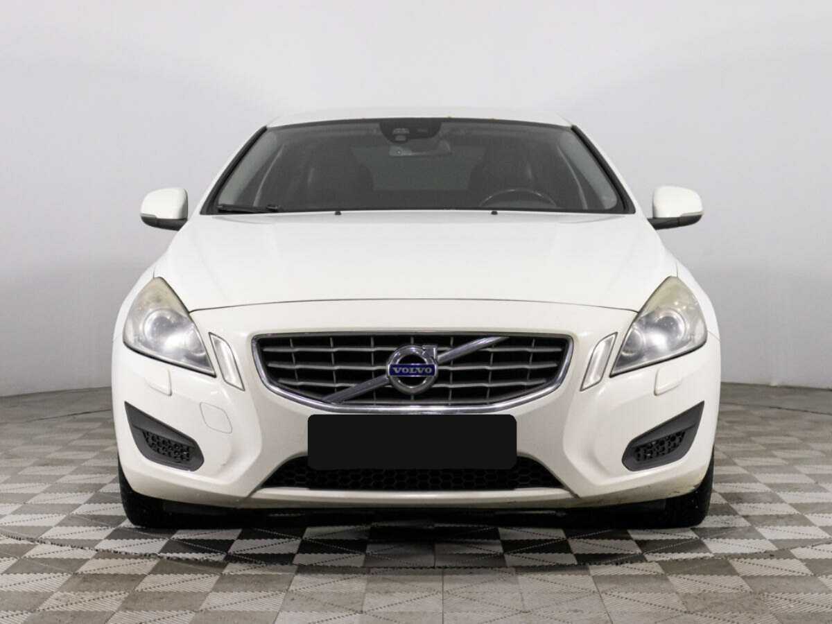 Volvo S60 с пробегом — 2012 год. Фото: #1