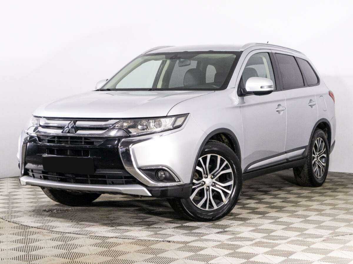 Mitsubishi Outlander с пробегом — 2015 год. Фото: #0