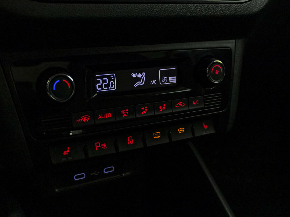 Volkswagen Polo с пробегом — 2020 год. Фото: #13