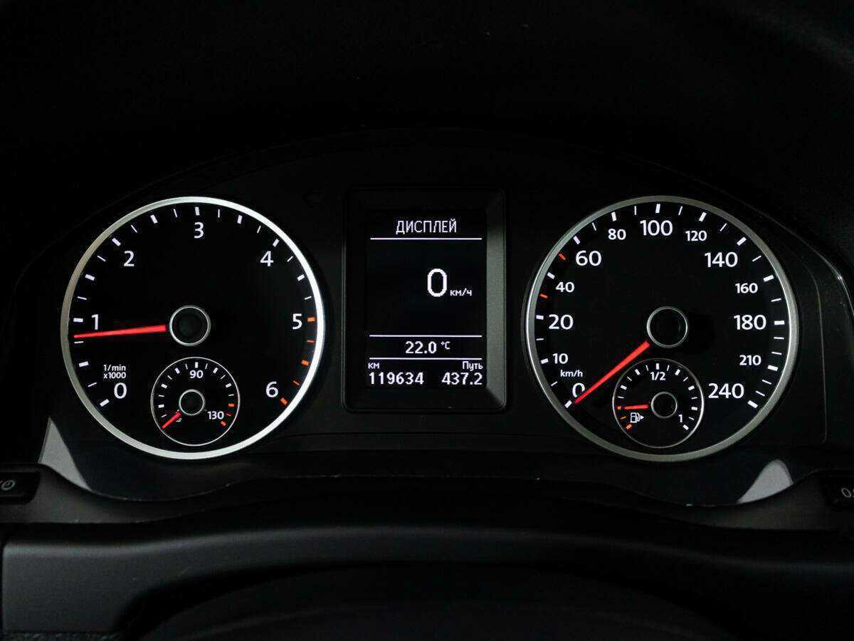 Volkswagen Tiguan с пробегом — 2015 год. Фото: #11