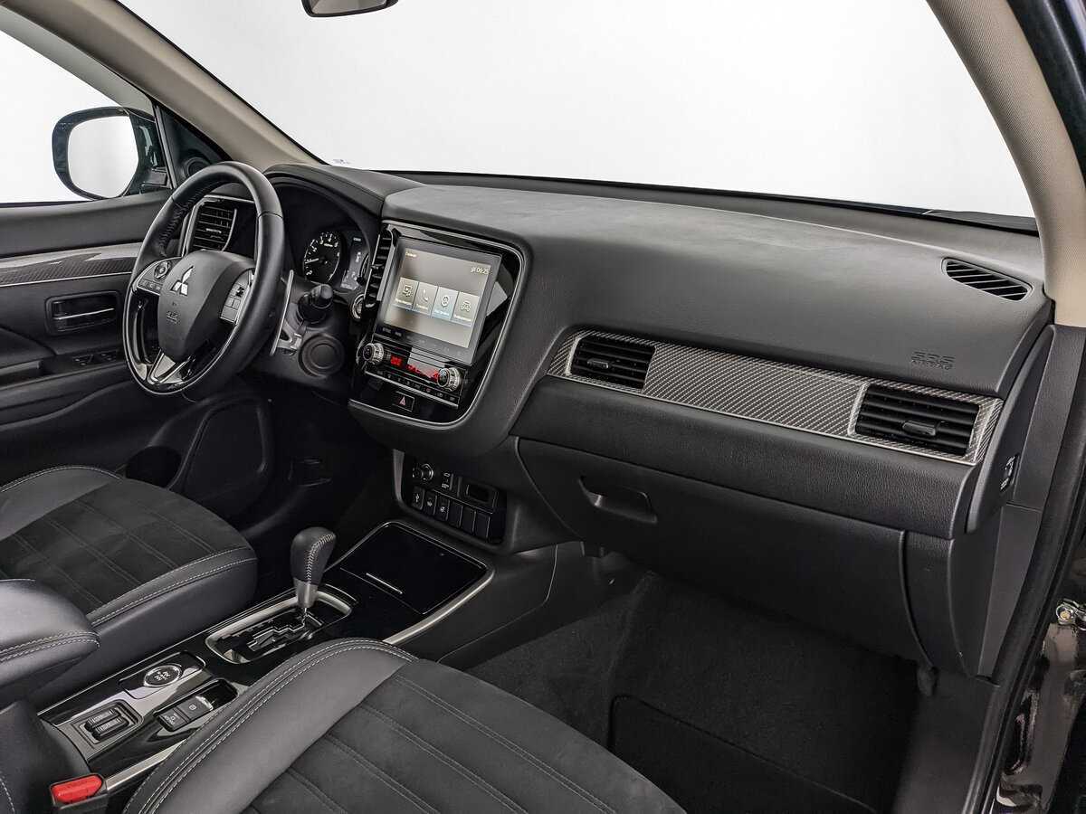 Mitsubishi Outlander с пробегом — 2022 год. Фото: #8