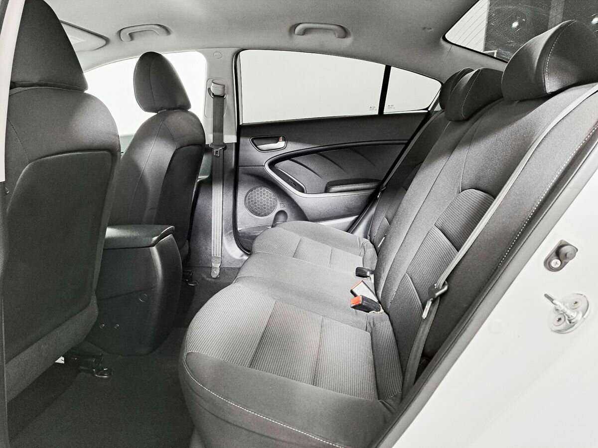 Kia Cerato с пробегом — 2017 год. Фото: #9