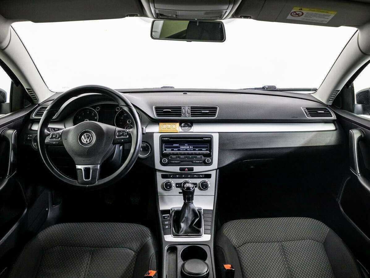 Volkswagen Passat с пробегом — 2013 год. Фото: #10