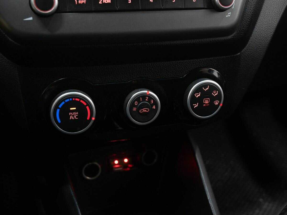 Kia Rio с пробегом — 2015 год. Фото: #19