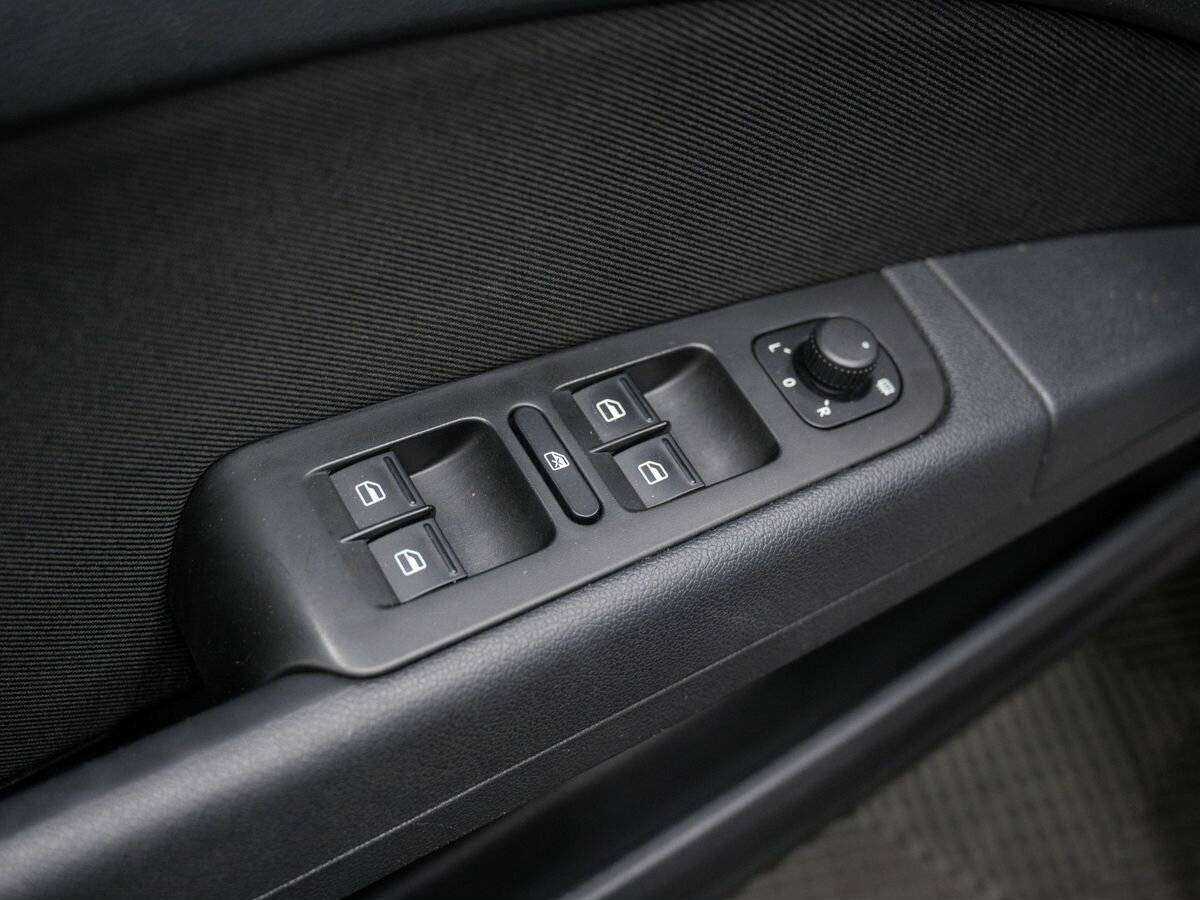 Skoda Superb с пробегом — 2014 год. Фото: #15