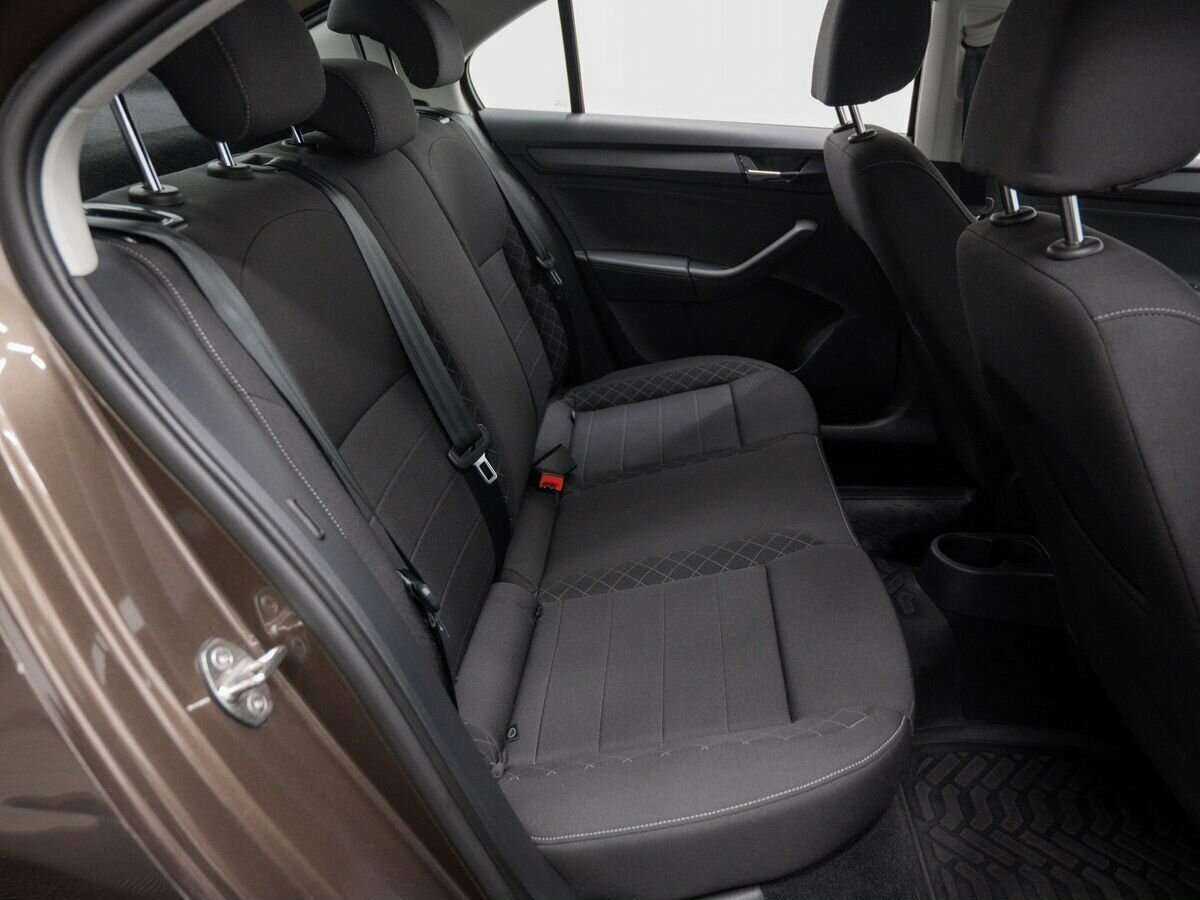 Skoda Rapid с пробегом — 2021 год. Фото: #8