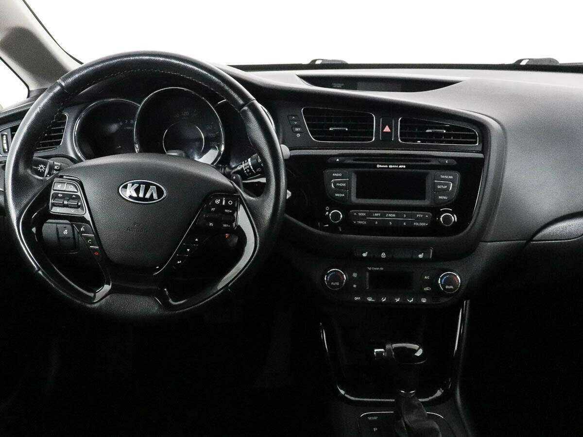 Kia Ceed с пробегом — 2015 год. Фото: #9
