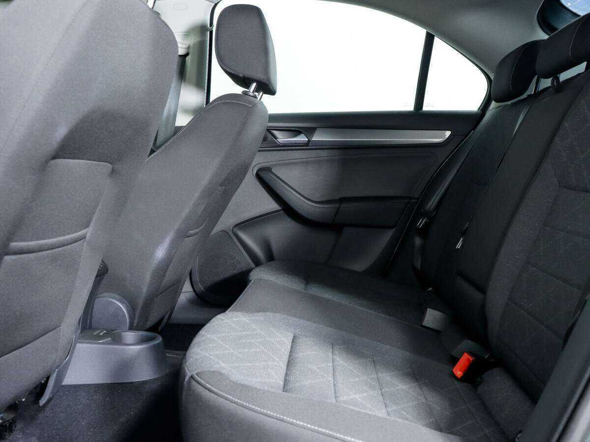 Volkswagen Polo с пробегом — 2021 год. Фото: #10