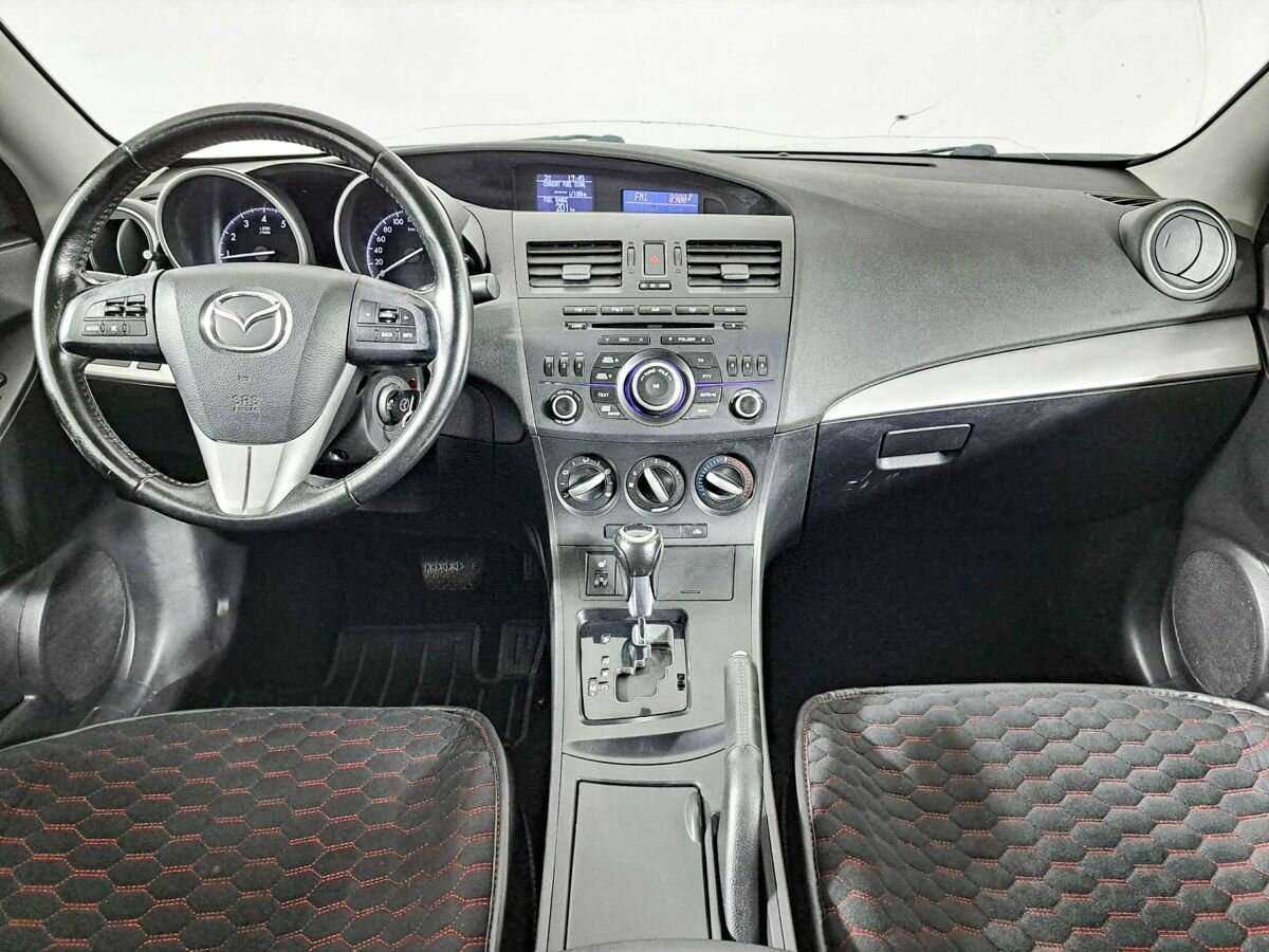 Mazda 3 с пробегом — 2013 год. Фото: #13