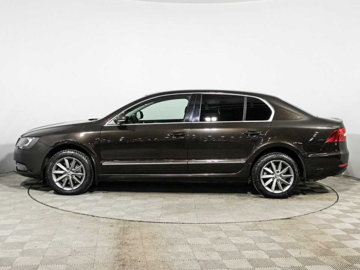 Skoda Superb с пробегом — 2014 год. Фото: #7