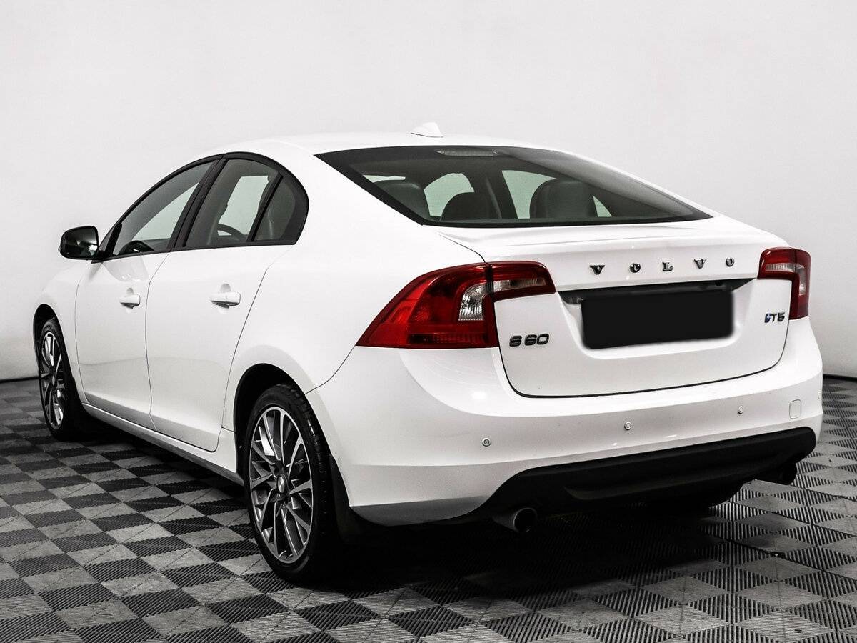 Volvo S60 с пробегом — 2012 год. Фото: #6