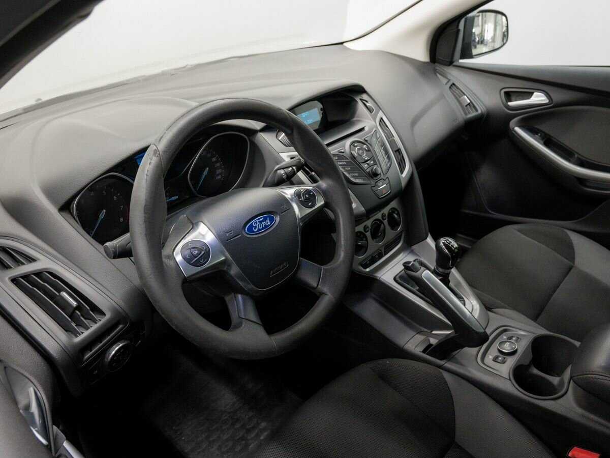 Ford Focus с пробегом — 2012 год. Фото: #12